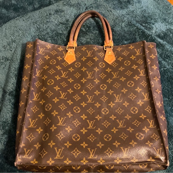 Louis Vuitton Handbags - Vintage Louis Vuitton tote!